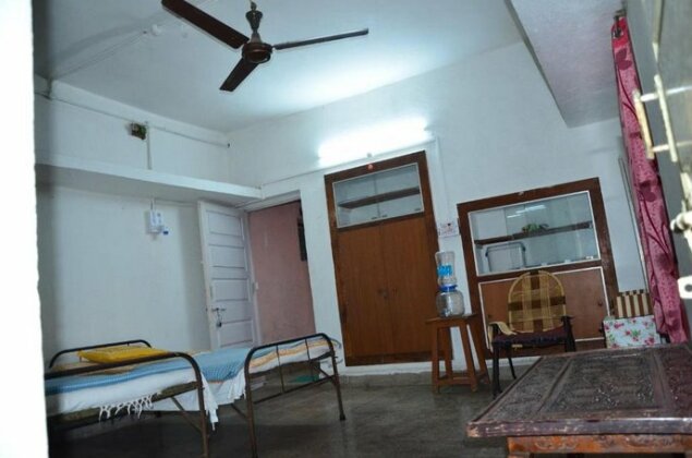 Karmayoga HomeStay - Photo4