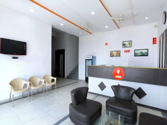 OYO 12810 Hotel Iris - Photo4