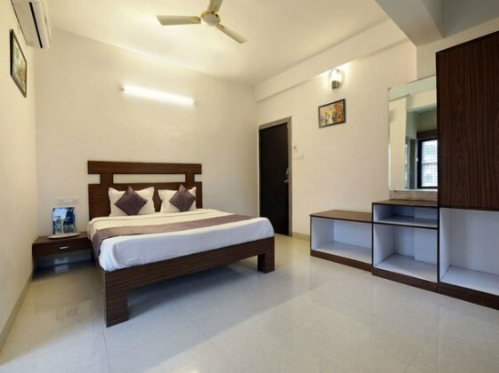 OYO 12810 Hotel Iris - Photo5