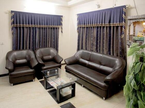 OYO Rooms Samarth Nagar Road - Photo2