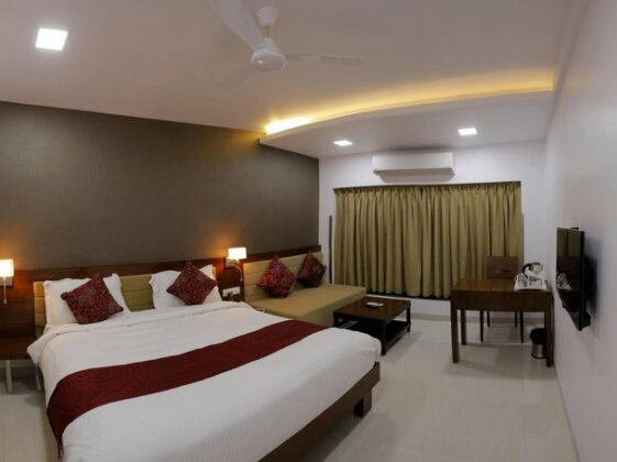 Raviraj Hotel - Photo5