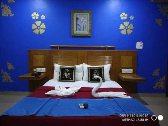 Krish Holiday Inn - Photo2
