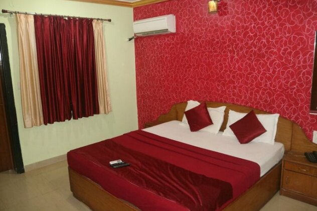 Krish Holiday Inn - Photo4