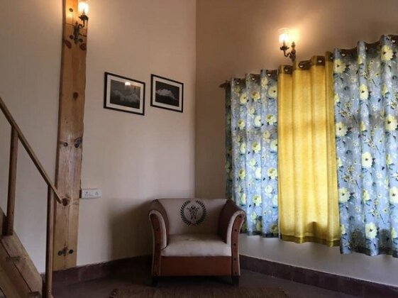 Chestnut Grove Himalayan Lodge - Photo2