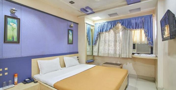 Hotel Dwarka Residency - Photo2