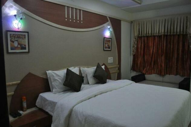 Hotel Dwarka Residency - Photo3