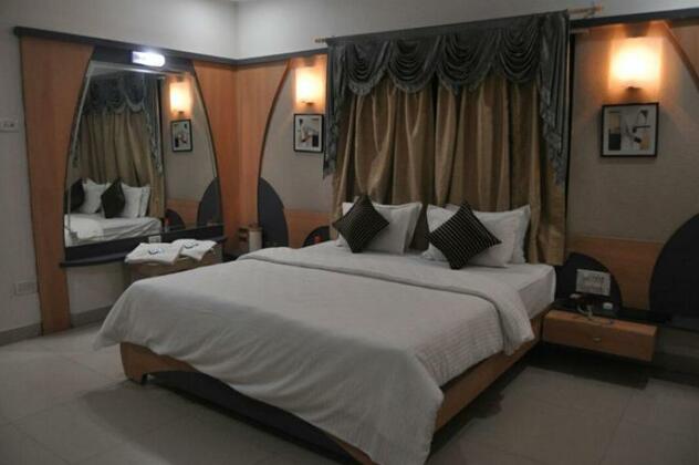 Hotel Dwarka Residency - Photo5
