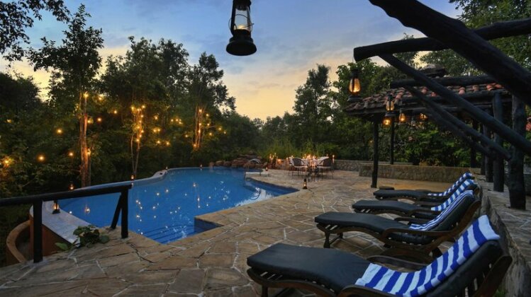 Kanha Earth Lodge