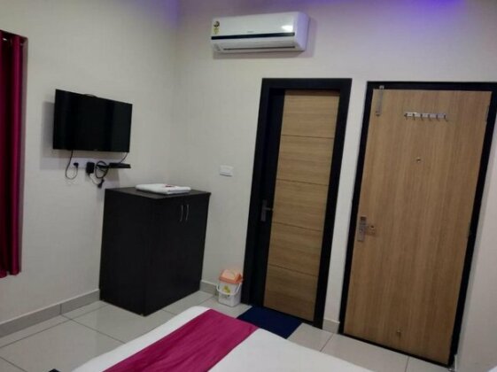 Hotel Reyansh - Photo4