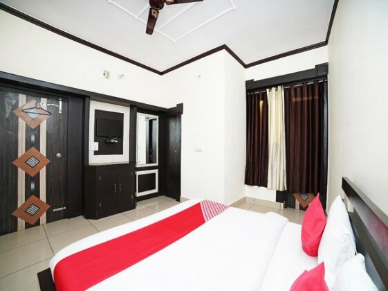 OYO 40981 Hotel Kamal Regency - Photo5