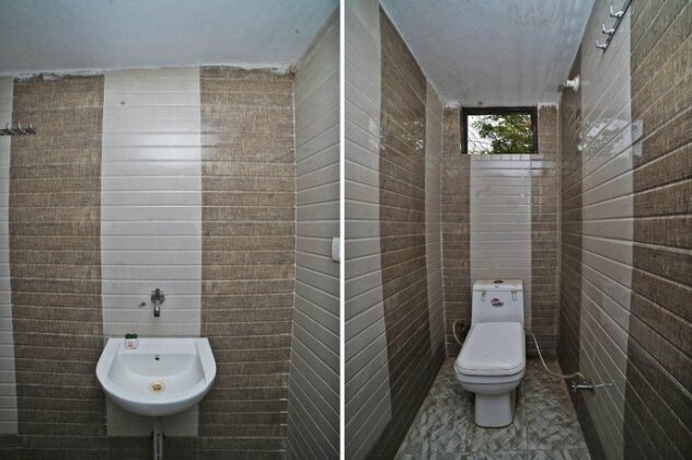 OYO 41972 Hotel City Center Banbasa - Photo4