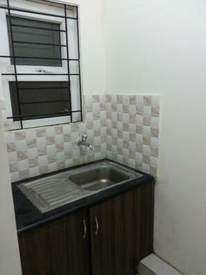 2 Bhk Apartment In Central Location - Photo3
