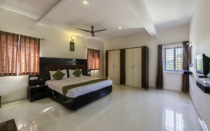 4 Seasons Suites - Photo4