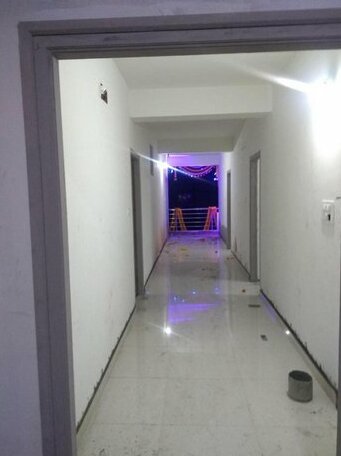 Adhoksh Courtyard - Photo3
