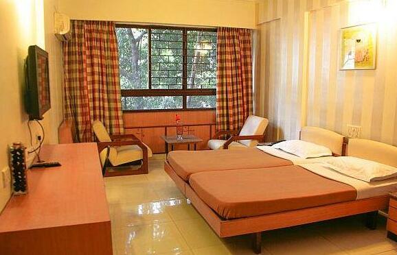 Amar Comforts Hotel - Photo2