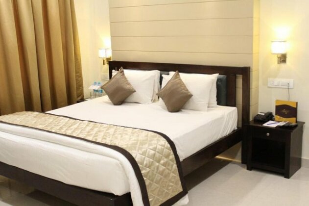 Capital O 36472 Hotel Raj Vista Suites - Photo3