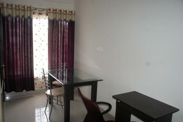 Hollywood Premium Suites - Photo5