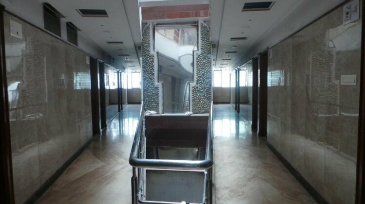 Hotel Adarsh Palace Bangalore - Photo3