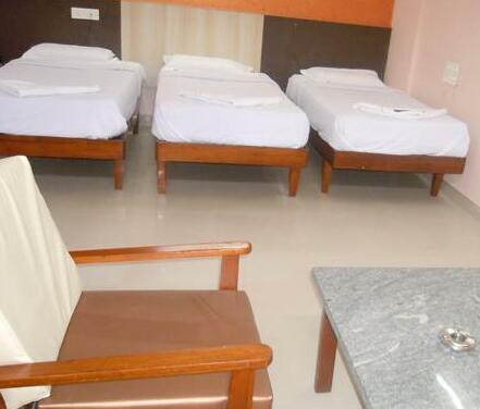 Hotel Surya Residency Majestic - Photo4