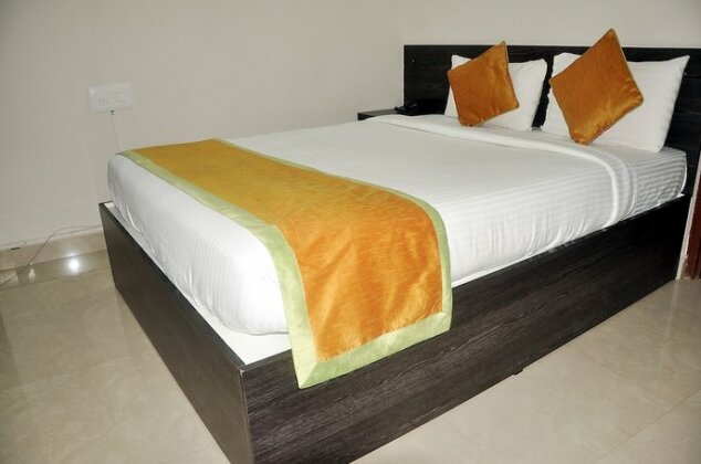 Orange Comforts - Photo2