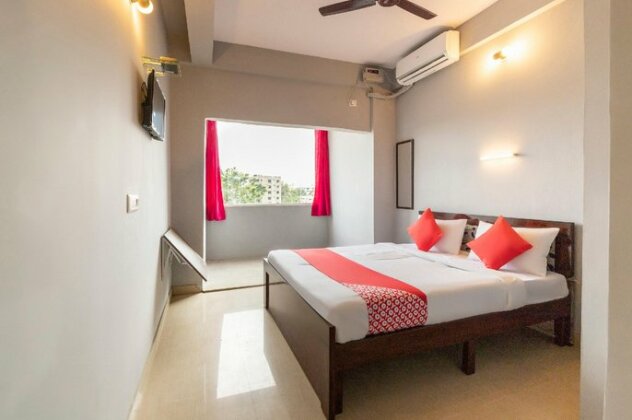 OYO 49228 Gold Inn Grey - Photo2