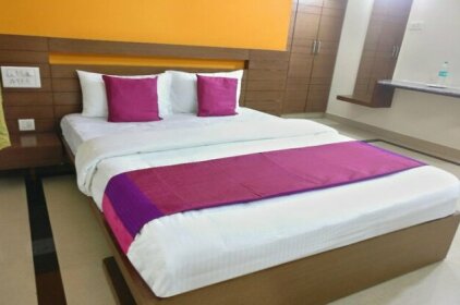 OYO 9151 Hotel Sri Sai Comforts
