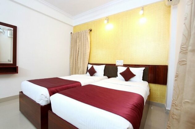 OYO 9959 Hotel Varcity Ruby - Photo2