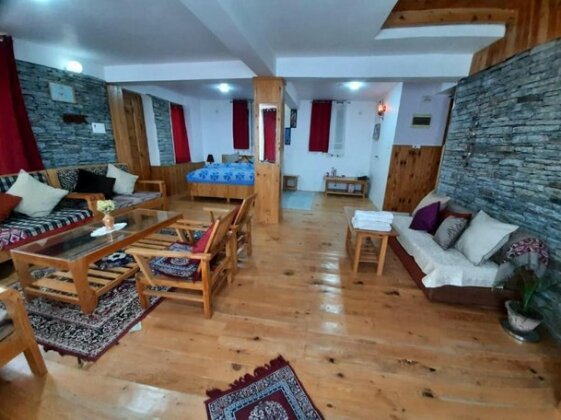 Ishan Log Huts Bahu - Photo3