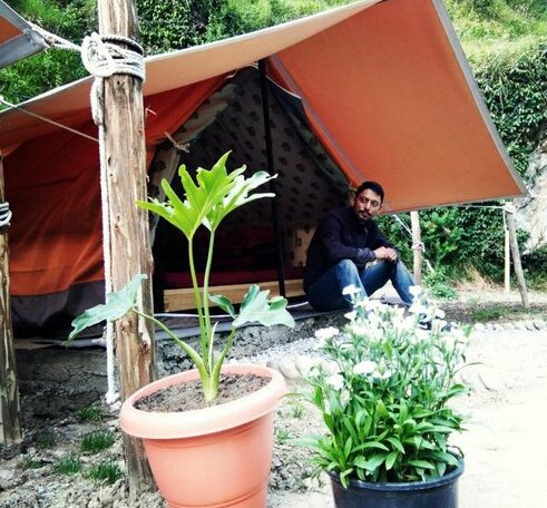 Riverdale Camps & Cafe - Photo2