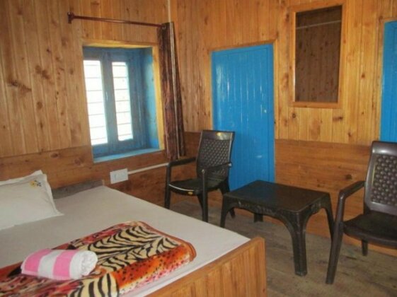 Rock Top Inn Jibhi - Photo4
