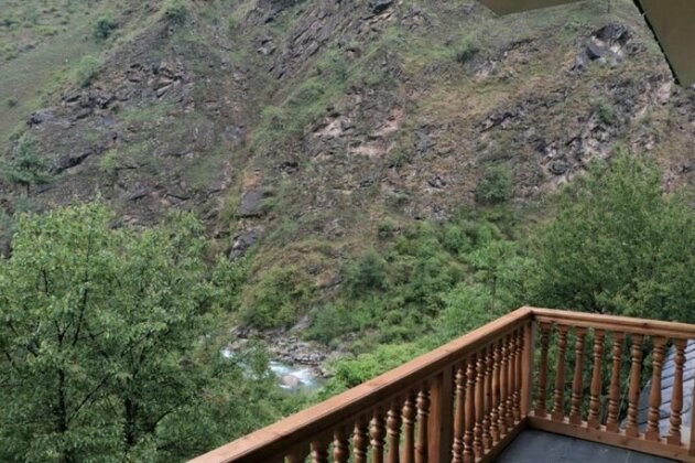 Tirthan Himalayan Holidays - Photo3