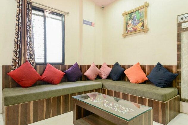 OYO 37311 Hotel Swara Residency - Photo2