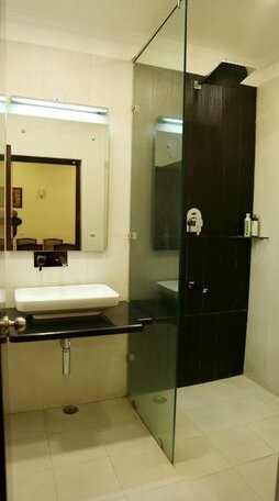 Avadh Hotel & Banquets - Photo3