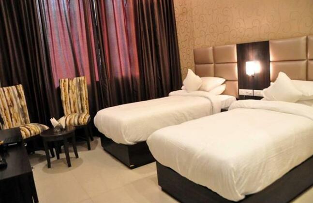 Hotel J M Vistaraa - Photo5