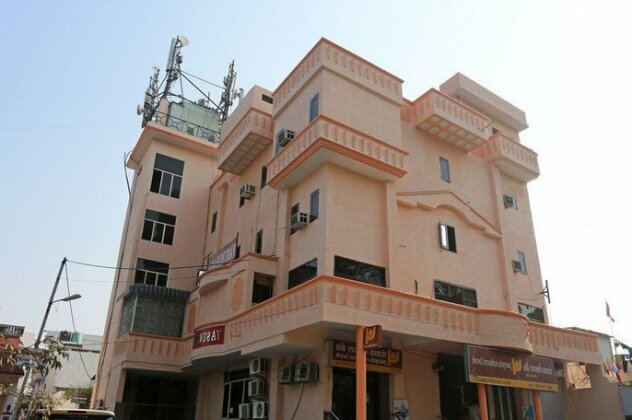OYO 10444 Vasundhra INN