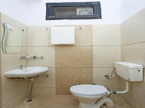 OYO 10827 Hotel Dev Bhoomi - Photo5