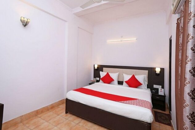 OYO 11327 Hotel R Paradise - Photo2