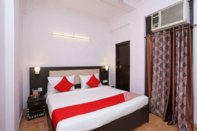 OYO 11327 Hotel R Paradise - Photo4