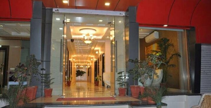 Hotel Madhav Paradise - Photo2