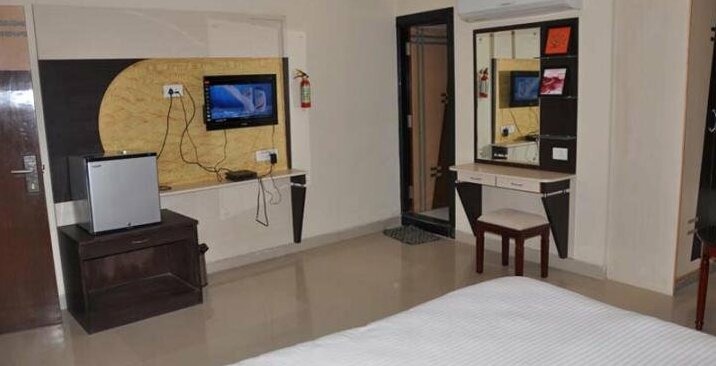 Hotel Madhav Paradise - Photo5