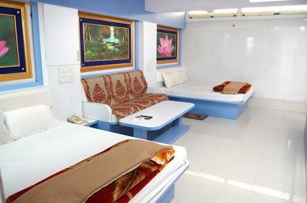 Krishna White House International - Photo3
