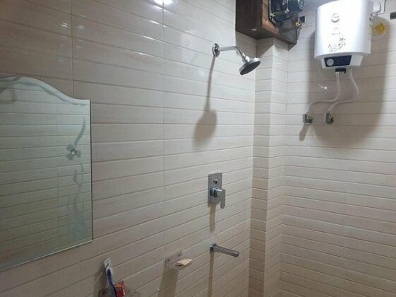 Hitarth Hotel - Photo4