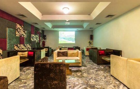 Hotel Aju Palace - Photo4