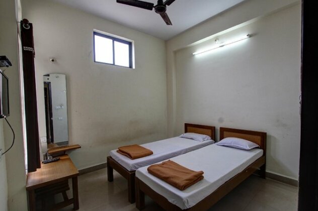 SPOT ON 37790 Pushpa Lodge - Photo2