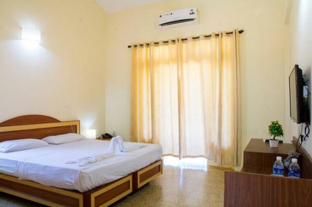 Carina Beach Resort - Photo2