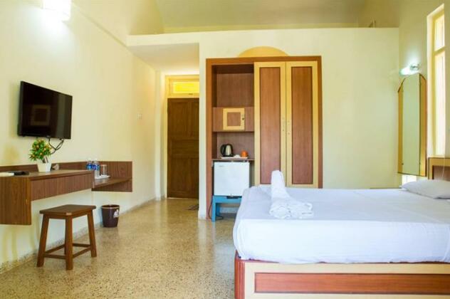 Carina Beach Resort - Photo3