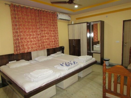 Meera Motels & Residency - Photo4