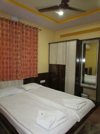 Meera Motels & Residency - Photo5