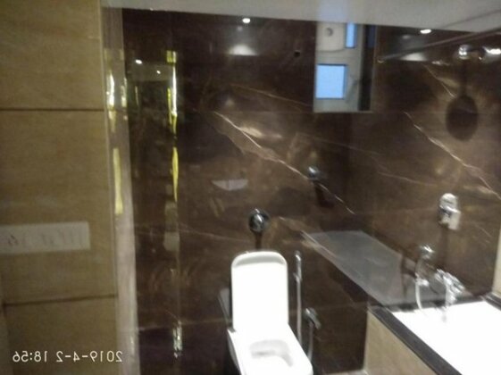 The Crown Business Hotel - Photo5