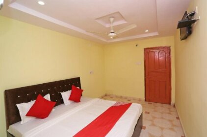 OYO 36667 Hotel Manoj